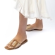 Chanclas de la marca Itse, modelo LARISA. Exterior de las chanclas en rafia multicolor. Interior de las chanclas en ante color camel. Cierre de las chanclas Itse con hebilla en la pala. Estas chanclas Itse LARISA son el complemento ideal para tus looks de temporada, gracias a su ligereza te ofrecerá la comodidad que necesitas en tu día a día.