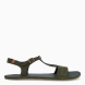 Sandalias de la marca El Naturalista, modelo SULIVAN. Elaboradas en nobuc color kaki con tira central en pala. Interior en piel color kaki. Cierre con hebilla en tobillo y suela de goma plana. Sandalias El Naturalista SULIVAN brinda una experiencia barefoot con un diseño básico y duradero. No te puede faltar en el armario esta temporada!