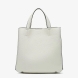 Bolso shopper de mujer de la marca Abbacino, modelo BOCCO. Bolso elaborado en materiales reciclados color blanco. Forro interior y Cierre superior magnético. Bolso Abbacino con asa textil cruzada, que puede regularse y es de quita y pon. Medidas: alto 27cm y ancho 28cm. Este bolso Abbacino BOCCO es un modelo de líneas rectas y muy minimalista que se convertirá en un imprescindible para tu día a día. Un diseño amplio de inspiración marinera e influencia mediterránea.