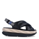 Sandalias de la marca 4CCCCEES, modelo MELLOW. Exterior de las sandalias en piel color negro con pala cruzada. Interior de las sandalias en piel color negro. Cierre con hebilla en el tobillo. Sandalias 4CCCCEES con plataforma de 4cm de altura con diseño ondulado color beig y negro. Estas sandalias 4CCCCEES MELLOW tiene el diseño perfecto entre originalidad y ligereza que te acompañará en tu día a día en esta temporada.