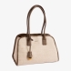 Bolso de la marca Matties, modelo LUMA. Elaborada con lona color beige con detalle en marrón cuero. Bolsillos estratégicamente ubicados para llevarlo todo organizado. Diseño con doble asa para el hombro. Interior forrado en textil suave al tacto. Bolso Matties LUMA, tiene el tamaño ideal para llevar tus imprescindibles. Medidas: alto 24cm y largo 34cm.