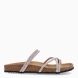 Sandalias de la marca Geox, modelo DASY. Sandalias elaboradas piel con detalle de piedrerías rosa y tiras cruzadas en pala. Interior en piel color camel. Cierre de sandalias Geox con cordones y suela de corcho plana. Sandalias Geox DASY ideales para esta temporada!