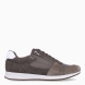 Deportiva de la marca Geox, modelo U AVERY. Exterior en ante color taupe. Interior en textil. Cierre con cordones. Suela de goma con cuña de 2cm. Plantilla desmontable es práctica e higiénica, garantizando la máxima comodidad. U AVERY se propone como una revolución del concepto de deportiva, por su excelente nivel de comodidad, transpirabilidad y amortiguación. Un modelo de estilo emblemático para quienes aman distinguirse pero no quieren renunciar al confort.