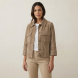 Chaqueta de la marca The Jack Leathers, modelo KARIS. Chaqueta elaborada en piel de alta calidad color taupe. Chaqueta The Jack Leathers con botones como cierre principal, bolsillos parte delantera y mangas largas. Chaqueta con cuello abierto. Este modelo KARI es un complemento ideal para esta temporada!