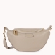 Bolso riñonera de la marca Lancaster, modelo DUNE. Esta riñonera está confeccionada en ecopiel de vacuno granulada color beig. Tiene un gran bolsillo principal y un bolsillo exterior con cremallera. Puede llevarse en la cintura o ladeada. Bolso ideal para llevar a todos lados en tu día a día. Medidas: alto 18cm y ancho 30cm.