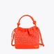 Bolso bombonera de la marca Lola Casademunt, modelo BELEM-M. Bolso Lola Casademunt hecho de rafia color naranja y detalles en cuero sintético. Asa trenzada con cierre ajustable y logo dorado. Espacioso interior con forro suave. Bolso Lola Casademunt BELEM-M, complemento ideal para usar esta temporada! Medidas: alto 24cm y ancho 29cm.