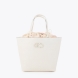 Shopper de la marca Lola Casademunt, modelo ELECTRA. Shopper desestructurado de polipiel en color crudo con pespuntes de monograma. Diseño amplio y funcional con cierre de cordón ajustable. Ideal para el día a día y eventos casuales. Bolso Lola Casademunt ELECTRA, ideal para llevarlo a todos lados!ALTO 33cm ANCHO 31cm PROFUNDIDAD 17cm