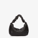 Bolso de la marca Abbacino, modeo LUCY. Bolso elaborado en malla metálica color negro. Con forro interior textil. Cierre del bolso con cremallera. Bolso con asa de mano drapeada y un práctica bandolera de cadena de quita y pon. Medidas del bolso: alto 14cm y ancho 24cm. Este bolso Binnari LUCY es un complemento perfecto para día o noche. Es la opción ideal para crear looks únicos.