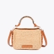 Bandolera de la marca Lola Casademunt, modelo LIDIA_S. Bolso elaborado en rafia color camel con diseño elegante. Asa troquelada con logo metálico. Cierre magnético y correa ajustable. Ideal para un look sofisticado y casual, aportando un toque moderno a cualquier conjunto con sus detalles de alta calidad. Bolso Lola Casademunt LIDIA_S, ideal para llevar a todos lados!ALTO 18cm ANCHO 24cm PROFUNDIDAD 10cm