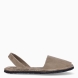 Albarca para hombre de la marca Munné, modelo COSTERO PRO. Albarca elaborada en ante color kaki. Albarcas con punta abierta y tira en pala. Albarcas Munné COSTERO PRO, complemento clásico para usar en tu día a día esta temporada.