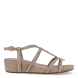 Sandalias de la marca Alma en Pena, modelo ELINA. Exterior en ante color camel con detalle de tiras cruzadas brillantes en pala. Interior en ante color camel. Cierre de las sandalias con hebilla en tobillo. Sandalias Alma en Pena con cuña de 4cm de altura. Estas sandalias Alma en Pena ELINA son un complemento ideal para lucir tus looks con estilo y comodidad esta temporada!