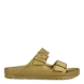 Sandalias de la marca Birkenstock, modelo ARIZONA EVA. Sandalias elaboradas en neopreno color oro de alta calidad. Cierre de las sandalias con doble hebilla, en el empeine y la pala. Sandalias con suela plana de goma. Estas sandalias Birkenstock ARIZONA EVA son ligeras, resistentes al agua y ofrecen la mayor comodidad que necesitas para esta temporada.