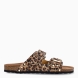 Sandalias de la marca Itse, modelo BATTERSEA. Sandalias elaboradas en piel con estampado animal print. Sandalias Itse con cierre de doble hebilla en pala. Interior en corcho. Suela de sandalia plana. Sandalias Itse BATTERSEA, es un complemento clásico, que destacarán tus looks del día a día!