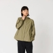 Chaqueta lisa de la marca Tanta, modelo NIMBUSELLE. Chaqueta impermeable ligera y moderna confeccionado en poliuretano fino color verde. Una versión más liviana de nuestro material icónico, ideal para los días cálidos y húmedos de primavera y verano. 100 % waterproof, con todas las costuras selladas, presenta una silueta joven y un bajo redondeado, ideal para el uso diario en días de lluvia y temperaturas suaves. Chaqueta Tanta NIMBUSELLE ideal para esta temporada!