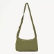 Bolso de la marca Tanta, modelo KUHIRÓ. Este bolso Tanta Kuhiró es un bolso de tamaño medio fabricado en Softshell ligero color verde con un acabado repelente al agua duradero. Los detalles del bolso Tanta incluyen un diseño curvado, una correa ajustable y un compartimento principal con una gruesa cremallera. Este modelo Kuhiró de Tanta, es un bolso versátil que puede llevarse al hombro o cruzado. Medidas: alto 22cm y ancho 32cm.