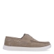 Náuticos de la marca Geox, modelo UA45. Exterior en ante color taupe con punta redonda. Interior en textil color taupe. Cierre con cordones y suela plana. Estos náuticos son ideales para esta temporada!