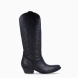 Botas camperas de la marca Itse, modelo TEXAS2. Botas elaboradas en piel color negro. Botas sin cierre y con una punta lápiz. Botas Itse con tacón de 3cm de altura, que da una comodidad en cada paso. Botas Itse TEXAS2 con un estilo moderno y contemporáneo, perfecto para usarlo con diferentes looks.