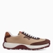Deportivas de la marca Camper, modelo DTRAIL. Exterior en naylon color camel. Cierre con cordones balncos. Suela de goma dentada camel. Estas deportivas Camper DTRAIL son un complemento ideal para disfrutar de la comodidad al caminar.