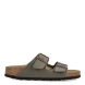 Sandalias de hombre de la marca Birkenstock, modelo ARIZONA BIRKO. Sandalias elaboradas en neopreno de alta calidad color gris con una base de corcho y látex de forma anatómica. Cierre de las sandalias con doble hebilla de espiga de metal con ajuste individual, en empeine y pala. Estas sandalias Birkenstock ARIZONA BIRKO son un complemento ideal para esta temporada, su diseño simple atemporal, lo hace el accesorio clásico para tus looks!