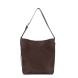 Bolso de la marca Lancaster, modelo SUÈDE. Bolso shopper grande confeccionado en piel de vacuno efecto terciopelo color marrón chocolate, ofreciendo un tacto suave y un aspecto elegante. Cuenta con un bolsillo trasero con cremallera, un bolsillo interior con cremallera, una separación interior con cremallera y un doble bolsillo sencillo para organizar tus esenciales. Su cierre a presión garantiza seguridad y practicidad en el día a día. Bolso Lancaster SUÈDE se lleva principalmente al hombro y también puede llevarse cruzado.