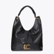 Bolso shopper de la marca Lola Casademunt, modelo CALIA. Bolso elaborado en polipiel en color negro con asa trenzada que ofrece un estilo elegante. Diseño espacioso, perfecto para el día a día. Detalle de cierre dorado con logotipo distintivo. Ideal para llevarlo al trabajo o en salidas informales. Bolso Lola Casademunt CALIA, ideal para llevar a todos lados!ALTO 40cm ANCHO 36cm PROFUNDIDAD 12cm