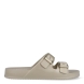 Sandalias clásicas de la marca Tanta, modelo T20. Exterior en goma color oro con dos hebillas en pala. Interior en goma color oro con estampado de logo. Sandalias co plataforma de 2cm de altura. Estas sandalias Tanta T20 son unas clásicas, ideales para llevarlas en tu día a día esta temporada!