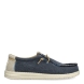 Náuticos clásicos de la marca HeyDude, modelo HD40. Exterior de los náuticos en tela color azul. Interior en tela colro camel. Cierre de los náuticos hd40 con cordón elástico y suela plana. Estos náuticos HeyDude HD40 son un complemento esencial de temporada, que no te puede faltar en el armario.