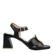 Sandalias de la marca Hispanitas, modelo Camucha. Exterior de las sandalias en piel color negro con detalle de hebilla color blanco. Interior de las sandalias en piel color negro. Cierre de las sandalias Hispanitas con hebilla. Sandalias con tacón de 5cm de altura. Estas sandalias Hipanitas Camucha son unas clásicas que debes tener en el armario, te ayudará a crear looks increíbles!