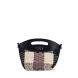 Bolso de la marca Victorio & Lucchino, modelo LEONORE. Elaborado en rafia color negro con detalles en beig y marrón. Interior en textil color negro. Cierre de bolso con botón. Bolso pequeño de mano con una asa extraíble y ajustable para máxima comodidad. Medidas: alto 16cm y ancho 20cm. Este bolso Vitorio & Lucchino es ideal para esta temporada!