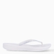 Sandalias de la marca Fitflop, modelo IQUSHION. Exterior elaborado en neopreno color blanco con brillantes en pala. Interior en piel color blanco. Suela plana de goma. Estas sandalias Fitflop IQUSHION son ideales para esta temporada!