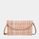 Bolso de la marca Binnari, modelo CALA. Bolso elaborado en rafia multicolor con detalles metálico en oro claro. Interior del bolso con tres bolsillos, uno con cremallera Cierre del bolso Binnari con botón inmantado. Bolso con dos posiciones, mano y bandolera. Medidas del bolso: alto 17cm y ancho 30cm. Este bolso Binnari CALA es un imprescindible, con el tamaño y espacio perfecto para llevarlo a donde quieras.