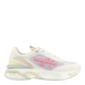 Deportivas de la marca Premiata, modelo MOERUND. Exterior de las deportivas en tela color lila con efecto rejilla, detalle en ante olor beig y logo de la marca en color rosa. Interior de las deportivas en piel color beig. Cierre de las deportivas Premiata con cordones. Deportivas con cuña de 3cm de altura. Estas deportivas Premiata MOERUND son un complemento ideal para tu armario de temporada!