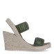 Alpargatas de la marca Casteller, modelo BLUMA. Exterior de las alpargatas en textil con efecto corrugado color verde. Interior de las alpargatas en piel color camel. Alpargatas con cuña de 8cm de altura. Estas alpargatas Casteller BLUMA son una tendencia de temporada. Gracias a su diseño, podrás estilizar tus looks con la máxima comodidad posible.