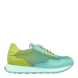 Deportivas de la marca Hispanitas, modelo HB2. Exterior de las deportivas en piel color verde y azul con detalle estilo rejilla. Interior de las deportivas en piel color beig. Cierre de las deportivas en cordones color verde. Deportivas con suela plana de 3cm de altura. Estas deportivas Hispanitas HB2 tienen un estilo original, para que luzcas tus mejores looks con actitud y comodidad.