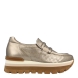 Mocasines de la marca Munne, modelo LAREZZA. Exterior de los mocasines en piel troquelada color platino con detalle de adorno de hebilla en la pala. Interior de los mocasines en piel color blanco. Mocasines Munne con plataforma de 3cm de altura. Estos mocasines Munne LAREZZA son el complemento perfecto para esta temporada, no te puede faltar en el armario.