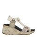 Sandalias de la marca Cetti, modelo LUNAR. Exterior de las sandalias en piel color platino. Interior de las sandalias en piel color negro. Cierre de las sandalias Cetti con velcro y cuña de 6cm de altura. Estas sandalias Cetti LUNAR tiene el diseño innovador y perfecto para resaltar tus looks de temporada. No te puede faltar en el armario.