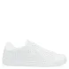 Deportiva de la marca Guess modelo Rosalia. Exterior de la deportiva en polipiel de color blanco con logo 4g de Guess calado. Interior en textil de color blanco. Cierre de la deportiva con cordones. Punta del zapato redonda. Suela de goma con 2,5 cm de plataforma. Inscripción del logo de Guess frontal. La zapatilla Guess Rosalia és ideal para el día a día!