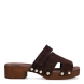 Sandalias de la marca Itse, modelo SALME. Exterior en ante color marrón con detalle de tachuelas en pala. Interior en ante color marrón. Cierre de sandalias con velcro en pala. Sandalias Itse con cuña de 4cm de altura. Estas sandalias Itse SALME son ideales para esta temporada! no te pueden faltar en el armario.
