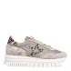 Deportivas de la marca Cetti, modelo PAR12. Exterior en ante con estampado animal print leopardo con detalle en taupe y platino. Interior en piel color blanco. Cierre con cordones elásticos. Deportivas con suela de goma y cuña de 4cm de altura. Estas deportivas Cetti PARD12 son unas clásicas, ideales en comodidad y estilo!