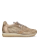 Deportiva troquelada de la marca Cetti, modelo C-848. Exterior de la deportiva de piel de color cuero. Interior de la deportiva de piel de color blanco. Deportiva con cierre con cordones elásticos de color blanco. Deportiva con suela de goma de 3 cm de cuña. Plantilla muy cómoda, acolchada para garantizar la máxima comodidad. La deportiva C-848 de Cetti es una deportiva troquelada, cómoda, básica y perfecta para ir cómodo cada día.