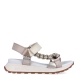 Sandalias de la marca Hispanitas, modelo MAUI. Exterior de las sandalias en piel color taupe con detalle de adorno de maxicadena de eslabones en el empeine. Interior de los mocasines en textil color blanco. Sandalias Hispanitas con cierre de velcro y con cuña de 3cm de altura. Estas sandalias Hispanitas MAUI, son el complemento perfecto para tus looks de temporada, te darán estilo y comodidad sin duda!