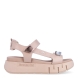 Sandalias de la marca Nerogiardini, modelo QUILME. Exterior de las sandalias en piel color nude con detalle de piedreria en la pala. Interior de las sandalias en piel color nude. Cierre de las sandalias Nerogiardini con velcro. Sandalias con cuña de 5cm de altura. Estas sandalias Nerogiardini QUILME son un complemento clásico, inspirado en la comodidad, ligereza que necesitas en tu día a día.