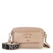 Bolso de la marca US POLO, modelo LOWER. Elaborado en piel color camel claro con logotipo y bolsillo en parte frontal. Interior en textil y con compartimentos. Cierre del bolso US POLO con cremallera y una asa bandolera con estampado de la marca. Medidas: alto 12cm y ancho 20cm. Este bolso US POLO LOWER es ideal para llevar a todos lados!