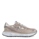 Deportivas de la marca Premiata, modelo LAURYN. Exterior de las deportivas en tela color beig con efecto rejilla con detalle del logo en color plateado y aplicaciones ante color beig. Interior de las deportivas en piel color blanco. Cierre de las deportivas Premiata con cordones. Deportivas con cuña de 3cm de altura. Estas deportivas Premiata LAURYN son un complemento ideal para tu armario de temporada!