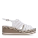 Sandalias de la marca Pons Quintana, modelo ATENEA. Exterior en piel trenzada de color blanco. Interior en piel color blanco. Cierre de sandalias Pons Quintana con hebilla en tobillo y cuña de 6cm de altura. Estas sandalias Pons Quintana ATENEA son ideales para esta temporada!
