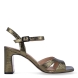 Sandalias de la marca Regarde Le Ciel, modelo CHELLY. Exterior en piel color oro con puntera plana. Interior en piel color nude. Cierre de sandalias Regarde Le Ciel con hebilla en tobillo y tacón de 7cm de altura. Estas sandalias Regarde Le Ciel CHELLY son unas clásicas, ideales para estilizar tus looks!